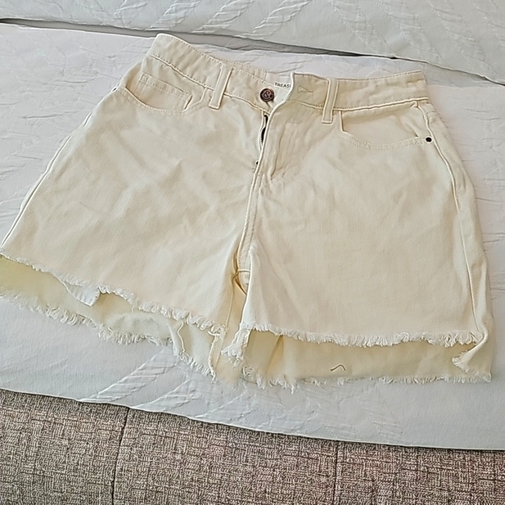 Treasure & Bond Cream Denim Jean Cutoff Shorts, Size 28